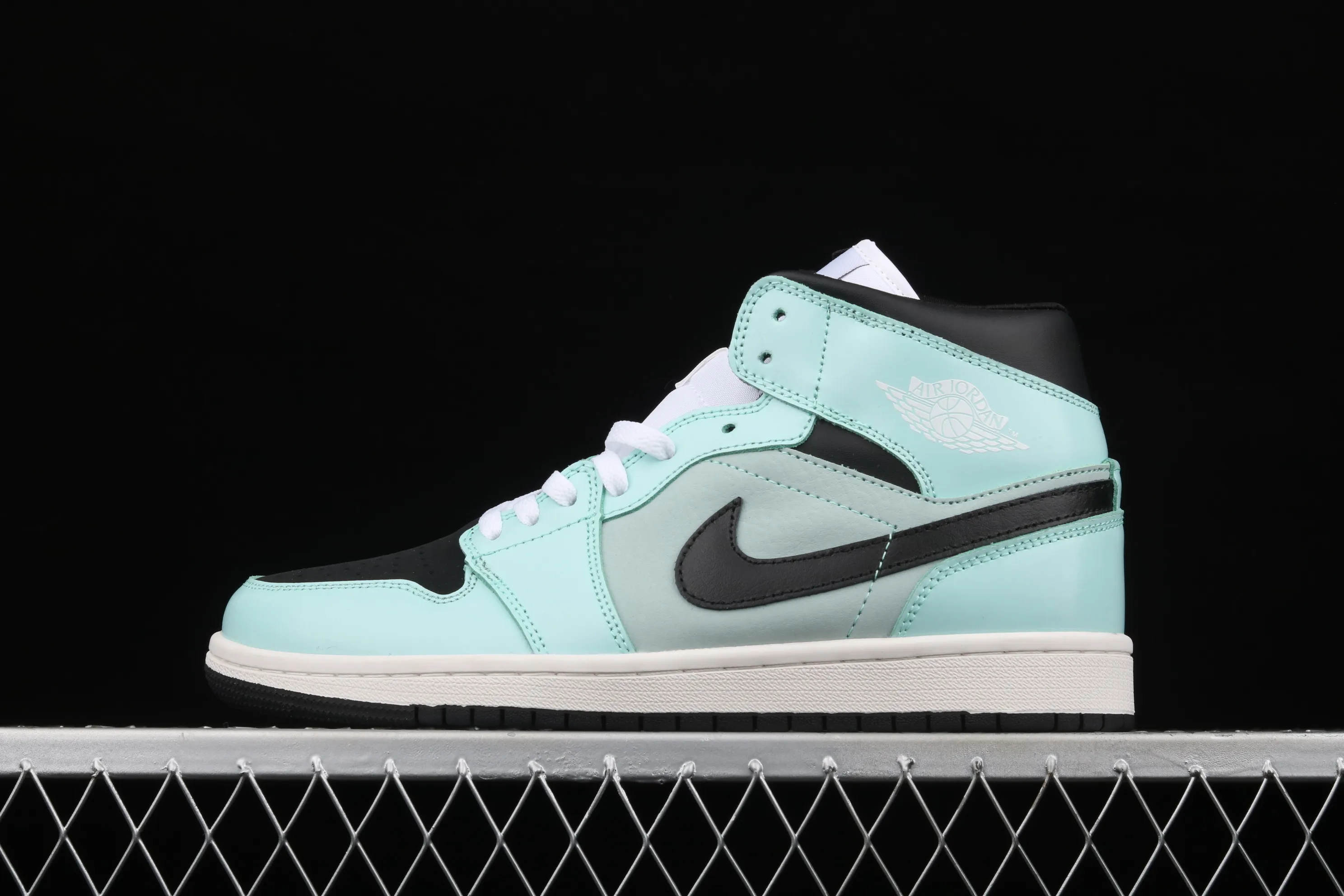 All categories Air Jordan Jordan series basketball shoes Air Jordan 1 High Z version Air Jordan 1 "Court Purple" AJ1 Joe 1 League of Legends black and green CV0152-102